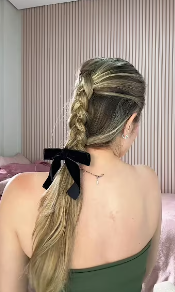 O penteado mais fácil e bonito pra escola, vem aprender!