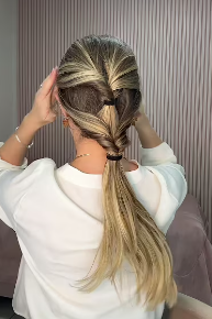 Penteado preso fácil: aprenda o look perfeito usando Fluido Antifrizz!